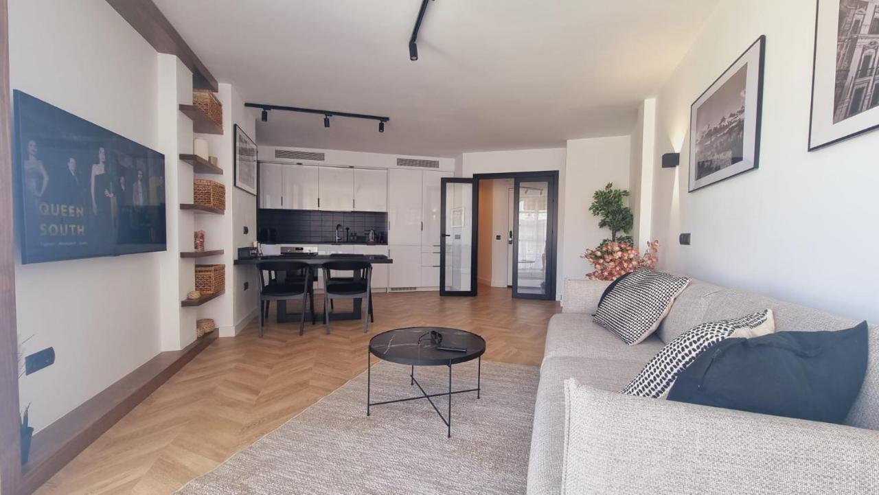 Luxe Appartement In Het Centrum Van Malaga Met Gratis Parkeerplek! ภายนอก รูปภาพ